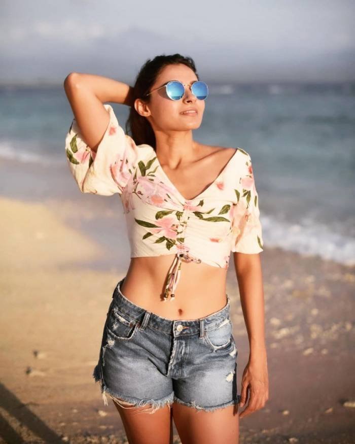 andrea jeremiah_teluguvox_6